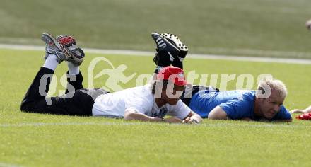 Fussball Bundesliga. Trainingsbeginn SK Austria Kaernten. Trainer Frenkie Schinkels, Co-Trainer Roman Stary. Moosburg, am 15.6.2009.
Foto: Kuess
---
pressefotos, pressefotografie, kuess, qs, qspictures, sport, bild, bilder, bilddatenbank