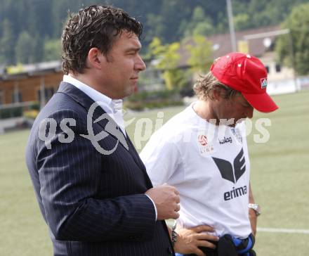 Fussball Bundesliga. Trainingsbeginn SK Austria Kaernten. Mario Canori (Praesident), Trainer Frenkie Schinkels. Moosburg, am 15.6.2009.
Foto: Kuess
---
pressefotos, pressefotografie, kuess, qs, qspictures, sport, bild, bilder, bilddatenbank