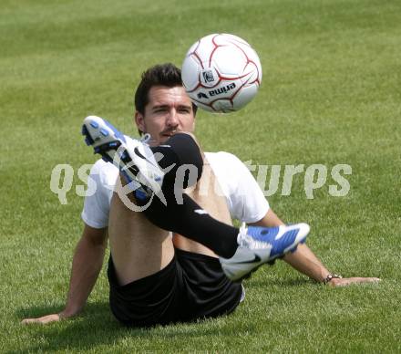 Fussball Bundesliga. Trainingsbeginn SK Austria Kaernten. Fernando Troyansky. Moosburg, am 15.6.2009.
Foto: Kuess
---
pressefotos, pressefotografie, kuess, qs, qspictures, sport, bild, bilder, bilddatenbank