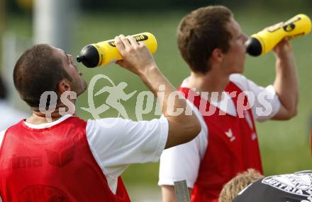 Fussball Bundesliga. Trainingsbeginn SK Austria Kaernten. Marco Salvatore, Markus Pink. Moosburg, am 15.6.2009.
Foto: Kuess
---
pressefotos, pressefotografie, kuess, qs, qspictures, sport, bild, bilder, bilddatenbank