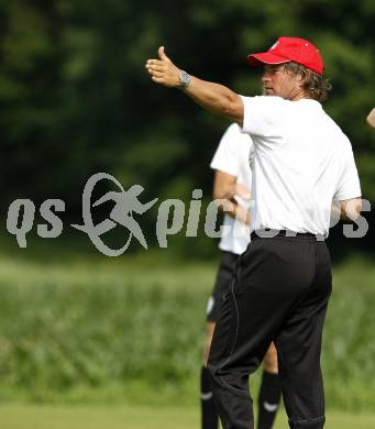 Fussball Bundesliga. Trainingsbeginn SK Austria Kaernten. Trainer Frenkie Schinkels. Moosburg, am 15.6.2009.
Foto: Kuess
---
pressefotos, pressefotografie, kuess, qs, qspictures, sport, bild, bilder, bilddatenbank