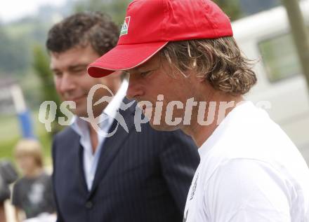 Fussball Bundesliga. Trainingsbeginn SK Austria Kaernten. Mario Canori (Praesident), Trainer Frenkie Schinkels. Moosburg, am 15.6.2009.
Foto: Kuess
---
pressefotos, pressefotografie, kuess, qs, qspictures, sport, bild, bilder, bilddatenbank