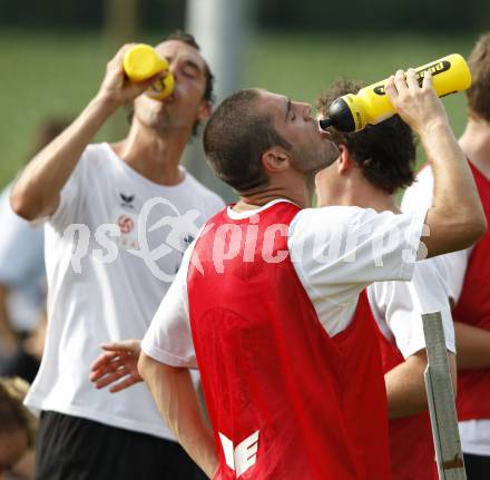 Fussball Bundesliga. Trainingsbeginn SK Austria Kaernten. Marco Salvatore, Christian Prawda. Moosburg, am 15.6.2009.
Foto: Kuess
---
pressefotos, pressefotografie, kuess, qs, qspictures, sport, bild, bilder, bilddatenbank