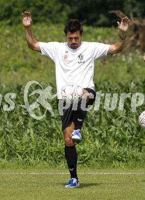 Fussball Bundesliga. Trainingsbeginn SK Austria Kaernten. Fernando Troyansky. Moosburg, am 15.6.2009.
Foto: Kuess
---
pressefotos, pressefotografie, kuess, qs, qspictures, sport, bild, bilder, bilddatenbank