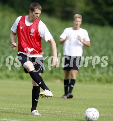 Fussball Bundesliga. Trainingsbeginn SK Austria Kaernten. Daniel Gramann. Moosburg, am 15.6.2009.
Foto: Kuess
---
pressefotos, pressefotografie, kuess, qs, qspictures, sport, bild, bilder, bilddatenbank