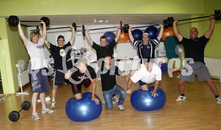 Eishockey Bundesliga. Sommertraining VSV. Thomas Pfeffer, Stefan Bacher, Roland Kaspitz, Nico Toff, Franz Michael Ruchli (Althletx), Nico Toff. Vorne von links: Philipp Pinter, Thomas Begicevic, Peter Floriantschitsch, Villach, am 29.5.2009.
Foto: Kuess
---
pressefotos, pressefotografie, kuess, qs, qspictures, sport, bild, bilder, bilddatenbank