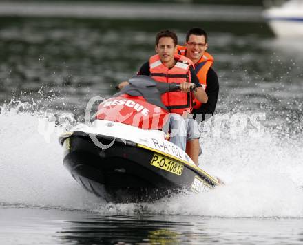 Decathlon. Promi Jet Ski Rennen. Patrick Friesacher, Paul Scharner. St. Kanzian, am 20.6.2009.
Foto: Kuess
---
pressefotos, pressefotografie, kuess, qs, qspictures, sport, bild, bilder, bilddatenbank