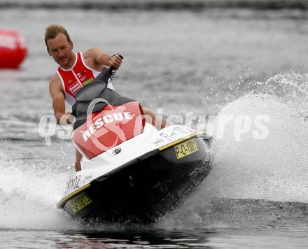 Decathlon. Promi Jet Ski Rennen. Achim Moertl. St. Kanzian, am 20.6.2009.
Foto: Kuess
---
pressefotos, pressefotografie, kuess, qs, qspictures, sport, bild, bilder, bilddatenbank