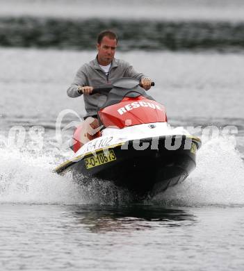 X-Team Decathlon. Promi Jet Ski Rennen. VIP Jet Ski Race. Hannes Krainz. St. Kanzian, am 20.6.2009.
Foto: Kuess
---
pressefotos, pressefotografie, kuess, qs, qspictures, sport, bild, bilder, bilddatenbank