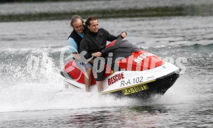 X-Team Decathlon. Promi Jet Ski Rennen. VIP Jet Ski Race. Organisator Armin Somrak (Public Sport), Andreas Krobath (Tourismusregion Suedkaernten). St. Kanzian, am 20.6.2009.
Foto: Kuess
---
pressefotos, pressefotografie, kuess, qs, qspictures, sport, bild, bilder, bilddatenbank