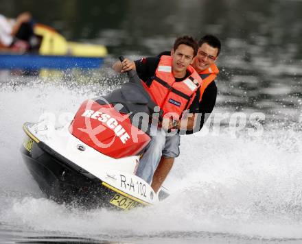 Decathlon. Promi Jet Ski Rennen. Patrick Friesacher, Paul Scharner. St. Kanzian, am 20.6.2009.
Foto: Kuess
---
pressefotos, pressefotografie, kuess, qs, qspictures, sport, bild, bilder, bilddatenbank