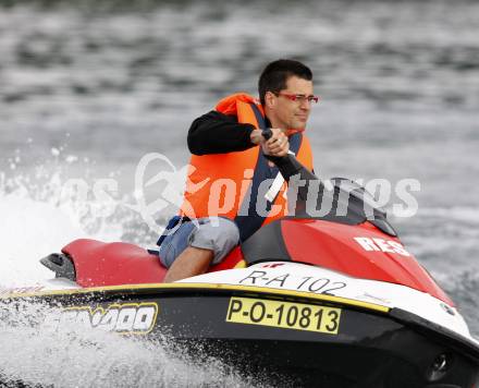 Decathlon. Promi Jet Ski Rennen.  Paul Scharner. St. Kanzian, am 20.6.2009.
Foto: Kuess
---
pressefotos, pressefotografie, kuess, qs, qspictures, sport, bild, bilder, bilddatenbank