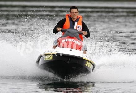 X-Team Decathlon. Promi Jet Ski Rennen. VIP Jet Ski Race. Paul Scharner. St. Kanzian, am 20.6.2009.
Foto: Kuess
---
pressefotos, pressefotografie, kuess, qs, qspictures, sport, bild, bilder, bilddatenbank