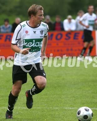 Fussball Bundesliga. Testspiel. SK Austria Kaernten gegen Obervellach. Thomas Riedl (Austria Kaernten). Obervellach, am 21.6.2009.
Foto: Kuess
---
pressefotos, pressefotografie, kuess, qs, qspictures, sport, bild, bilder, bilddatenbank