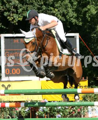 Reitsport. Reiten. Internationale Reitsporttage Maria Woerth. Gerfried Puck (AUT) auf Koala du Prelet. Maria Woerth, am 27.6.2009.
Foto: Kuess
---
pressefotos, pressefotografie, kuess, qs, qspictures, sport, bild, bilder, bilddatenbank