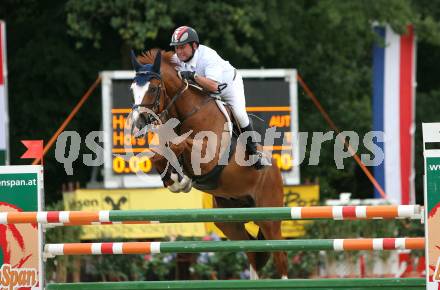Reitsport. Reiten. Internationale Reitsporttage Maria Woerth. Hugo Simon (AUT) auf Hors la Loi II. Maria Woerth, am 27.6.2009.
Foto: Kuess
---
pressefotos, pressefotografie, kuess, qs, qspictures, sport, bild, bilder, bilddatenbank