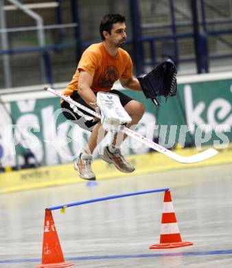 Eishockey Bundesliga. VSV Sommertraining. Tormanntraining. Gert Prohaska. Villach, am 24.6.2009.
Foto: Kuess
---
pressefotos, pressefotografie, kuess, qs, qspictures, sport, bild, bilder, bilddatenbank