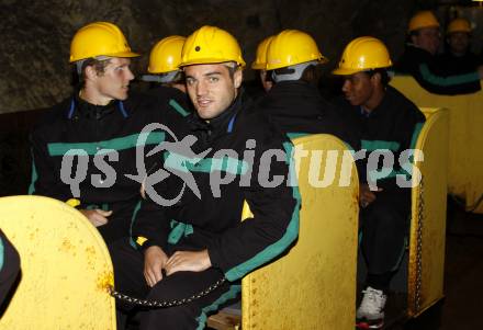 Fussball Bundesliga. Trainingslager SK Austria Kaernten. Daniel Gramann, Marco Salvatore, Sandro. Bad Bleiberg, am 25.6.2009.
Foto: Kuess
---
pressefotos, pressefotografie, kuess, qs, qspictures, sport, bild, bilder, bilddatenbank