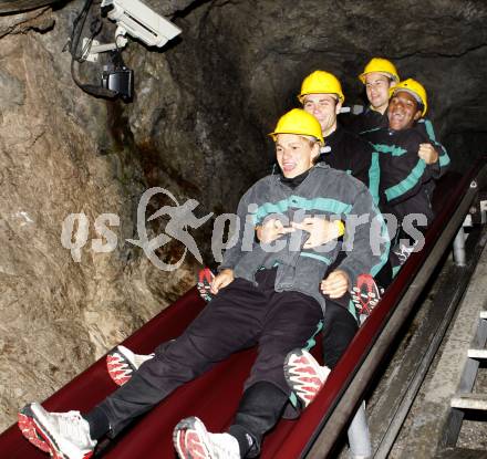 Fussball Bundesliga. Trainingslager SK Austria Kaernten. Stefan Hierlaender, Stephan Buergler, Sandro, Leonhard Kaufmann. Bad Bleiberg, am 25.6.2009.
Foto: Kuess
---
pressefotos, pressefotografie, kuess, qs, qspictures, sport, bild, bilder, bilddatenbank