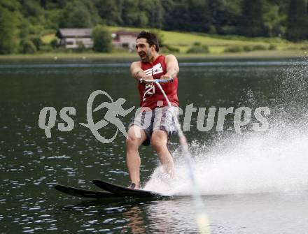 Eishockey Bundesliga. Training VSV. Wasserschi. Gert Prohaska. Ossiach, am 26.6.2009.
Foto: Kuess
---
pressefotos, pressefotografie, kuess, qs, qspictures, sport, bild, bilder, bilddatenbank