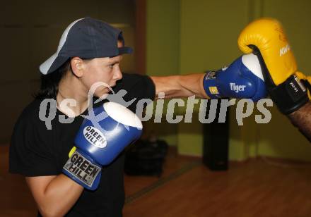 Boxen.  Ines Eichwalder. Villach, 9.7.2009.
Foto: Kuess
---
pressefotos, pressefotografie, kuess, qs, qspictures, sport, bild, bilder, bilddatenbank