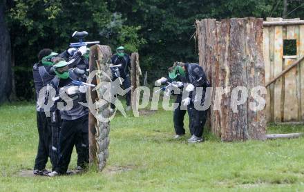 Fussball Bundesliga. SK Austria Kaernten. Paintball. Schreckendorf, am 7.7.2009.
Foto: Kuess
---
pressefotos, pressefotografie, kuess, qs, qspictures, sport, bild, bilder, bilddatenbank