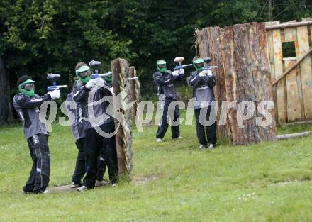 Fussball Bundesliga. SK Austria Kaernten. Paintball. Schreckendorf, am 7.7.2009.
Foto: Kuess
---
pressefotos, pressefotografie, kuess, qs, qspictures, sport, bild, bilder, bilddatenbank