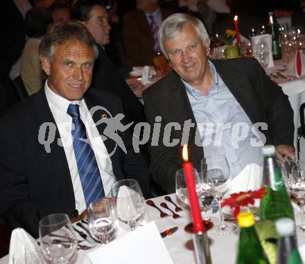 Kaerntner Fussballverband. Meisterehrung. Kurt Steiner (Praesident ASVK), Thomas Partl (Ehrenpraesident KFV). Velden, am 7.7.2009.
Foto: Kuess
---
pressefotos, pressefotografie, kuess, qs, qspictures, sport, bild, bilder, bilddatenbank