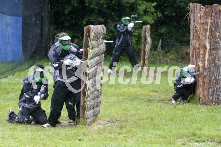 Fussball Bundesliga. SK Austria Kaernten. Paintball. Schreckendorf, am 7.7.2009.
Foto: Kuess
---
pressefotos, pressefotografie, kuess, qs, qspictures, sport, bild, bilder, bilddatenbank