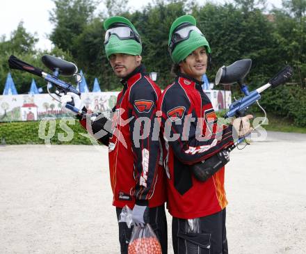 Fussball Bundesliga. SK Austria Kaernten. Paintball. Oliver Pusztai,  Jocelyn Blanchard. Schreckendorf, am 7.7.2009.
Foto: Kuess
---
pressefotos, pressefotografie, kuess, qs, qspictures, sport, bild, bilder, bilddatenbank