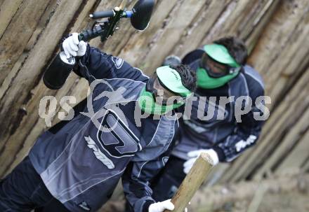 Fussball Bundesliga. SK Austria Kaernten. Paintball. Schreckendorf, am 7.7.2009.
Foto: Kuess
---
pressefotos, pressefotografie, kuess, qs, qspictures, sport, bild, bilder, bilddatenbank