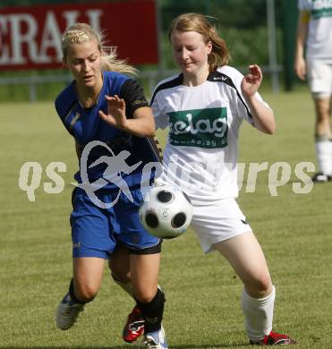 Frauenfussball Kaerntner Meisterschaft. St. Veit/Glanegg 2 gegen FC Feldkirchen. Andrea Hintermann (St. Veit/Glanegg), Anna Lea Modre (Feldkirchen). Glanegg, am 4.7.2009.
Foto: Kuess
---
pressefotos, pressefotografie, kuess, qs, qspictures, sport, bild, bilder, bilddatenbank