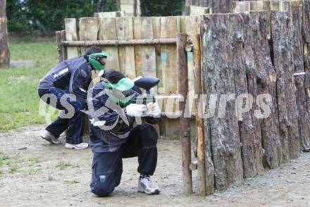 Fussball Bundesliga. SK Austria Kaernten. Paintball. Schreckendorf, am 7.7.2009.
Foto: Kuess
---
pressefotos, pressefotografie, kuess, qs, qspictures, sport, bild, bilder, bilddatenbank