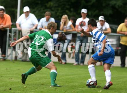 Fussball. Villacher Stadtpokal. Landskron gegen VSV. Dominik Debriacher (Landskron), Phillipp Weissenberger (VSV). Landskron, am 11.7.2009.
Foto: Kuess
---
pressefotos, pressefotografie, kuess, qs, qspictures, sport, bild, bilder, bilddatenbank