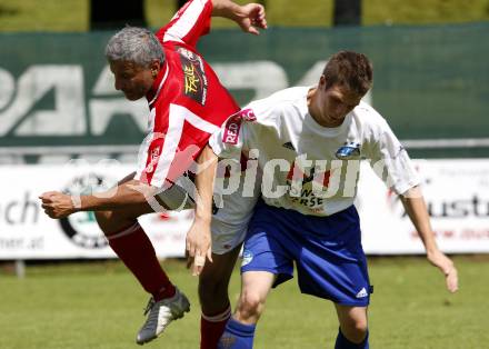 Fussball. Villacher Stadtpokal. FC Seebach gegen Maria Gail. Nino Hochkofler (Seebach), Donato Cuscito (Maria Gail). Landskron, am 11.7.2009.
Foto: Kuess
---
pressefotos, pressefotografie, kuess, qs, qspictures, sport, bild, bilder, bilddatenbank