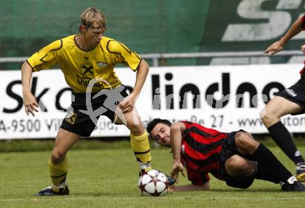 Fussball. Villacher Stadtpokal. Magdalener SC gegen Admira Villach. Franz Rocil (Magdalener SC), Andreas Zoitsch (Admira). Landskron, am 11.7.2009.
Foto: Kuess
---
pressefotos, pressefotografie, kuess, qs, qspictures, sport, bild, bilder, bilddatenbank