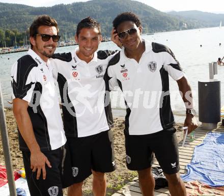 Fussball Bundesliga. Mannschaftspraesentation SK Austria Kaernten. Fernando Troyansky, Andre Schembri, Sandro Jose Da Silva. Klagenfurt, am 13.7.2009.
Foto: Kuess
---
pressefotos, pressefotografie, kuess, qs, qspictures, sport, bild, bilder, bilddatenbank