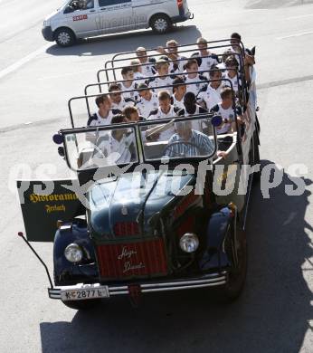 Fussball Bundesliga. Mannschaftspraesentation SK Austria Kaernten. Klagenfurt, am 13.7.2009.
Foto: Kuess
---
pressefotos, pressefotografie, kuess, qs, qspictures, sport, bild, bilder, bilddatenbank