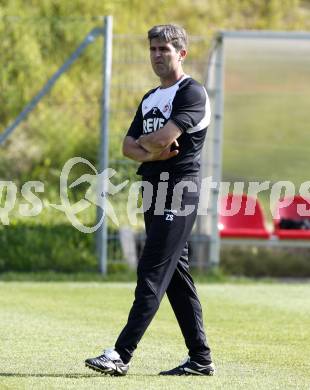 Fussball Bundesliga. Trainingslager 1. FC Koeln. Trainer Zvonimir Soldo. Velden, am 14.7.2009.
Foto: Kuess
---
pressefotos, pressefotografie, kuess, qs, qspictures, sport, bild, bilder, bilddatenbank