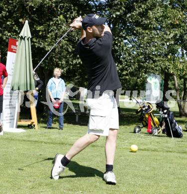 Lederhosen Golfturnier. Herbert Ratz (KAC). Turnersee, am 18.7.2009.
Foto: Kuess
---
pressefotos, pressefotografie, kuess, qs, qspictures, sport, bild, bilder, bilddatenbank