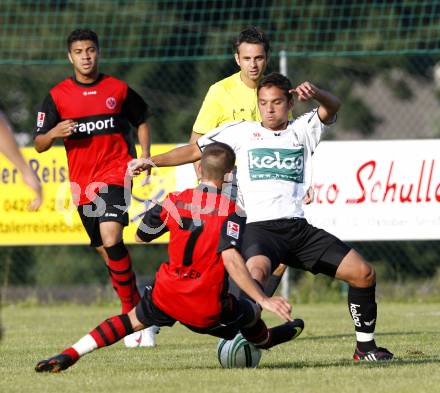 Fussball. Testspiel. SK Austria Kaernten gegen Eintracht Frankfurt. Andre Schembri (Austria Kaernten), Benjamin Koehler (Frankfurt). Hermagor, 20.7.2009.
Foto: Kuess
---
pressefotos, pressefotografie, kuess, qs, qspictures, sport, bild, bilder, bilddatenbank