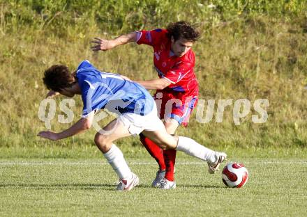 Fussball KFV Cup. ASKOE Koettmannsdorf gegen SAK. Lukas Janschitz (Koettmannsdorf), Admir Adilovic (SAK). koettmannsdorf, am 24.7.2009.
Foto: Kuess
---
pressefotos, pressefotografie, kuess, qs, qspictures, sport, bild, bilder, bilddatenbank