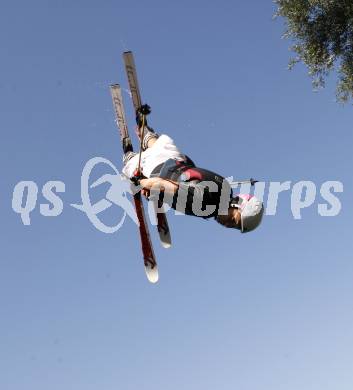 Ski Freestyle. Margarita Marbler. Training. Foederlach, am 21.7.2009.
Foto: Kuess
---
pressefotos, pressefotografie, kuess, qs, qspictures, sport, bild, bilder, bilddatenbank