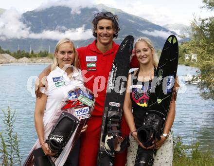 Wasserski. Austrian Nationals. Tina Rauchenwald, Claudio Koestenberger, Irena Rohrer. Lendorf, 25.7.2009.
Foto: Kuess
---
pressefotos, pressefotografie, kuess, qs, qspictures, sport, bild, bilder, bilddatenbank