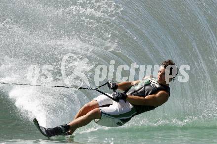 Wasserski. Austrian Nationals.  Slalom. Daniel Partl. Lendorf, 25.7.2009.
Foto: Kuess
---
pressefotos, pressefotografie, kuess, qs, qspictures, sport, bild, bilder, bilddatenbank