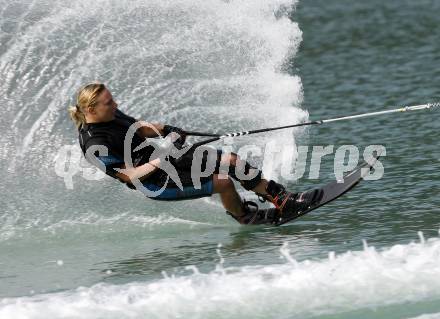 Wasserski. Austrian Nationals.  Slalom. Huemer Hanna. Lendorf, 25.7.2009.
Foto: Kuess
---
pressefotos, pressefotografie, kuess, qs, qspictures, sport, bild, bilder, bilddatenbank