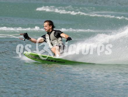 Wasserski. Austrian Nationals.  Slalom. Seppi Grosek. Lendorf, 25.7.2009.
Foto: Kuess
---
pressefotos, pressefotografie, kuess, qs, qspictures, sport, bild, bilder, bilddatenbank