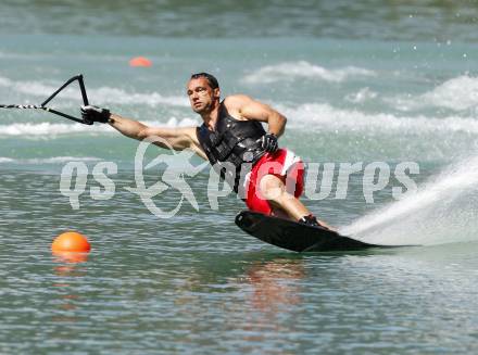 Wasserski. Austrian Nationals.  Slalom. Daniel Dobringer. Lendorf, 25.7.2009.
Foto: Kuess
---
pressefotos, pressefotografie, kuess, qs, qspictures, sport, bild, bilder, bilddatenbank