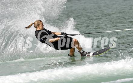 Wasserski. Oesterreichische Meisterschaft. Austrian Nationals.  Kim Basic.  Lendorf, 25.7.2009.
Foto: Kuess
---
pressefotos, pressefotografie, kuess, qs, qspictures, sport, bild, bilder, bilddatenbank