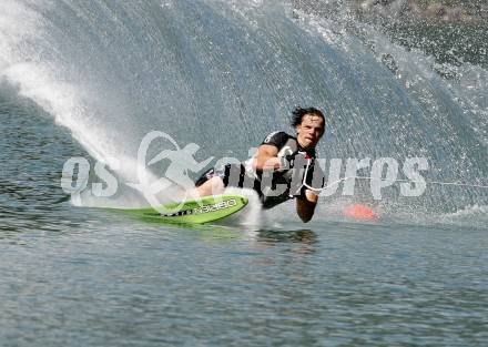 Wasserski. Austrian Nationals.  Slalom. Seppi Grosek. Lendorf, 25.7.2009.
Foto: Kuess
---
pressefotos, pressefotografie, kuess, qs, qspictures, sport, bild, bilder, bilddatenbank